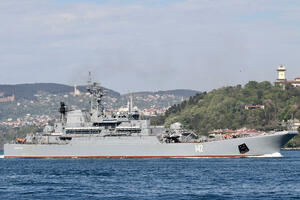 Rusija potvrdila da joj je oštećen ratni brod; Komandant...