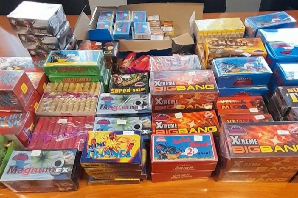 Zaplijenjene petarde, Foto: Uprava policije