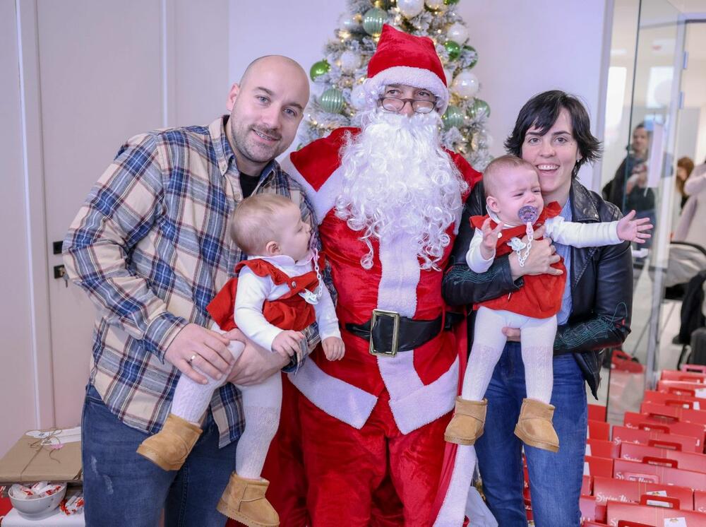 <p>Najradosniji praznici su oni koji se dočekuju sa svojim mališanima. Centar za vještačku oplodnju poliklinike Moj Lab baš tako proslavlja kraj uspješne godine i početak nove.</p>