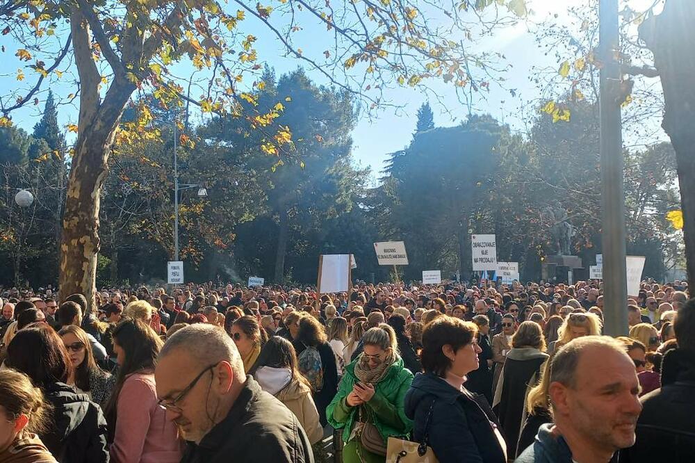 Sa ranijeg protesta prosvjetnih radnika u Podgorici, Foto: Jovan Mrdak