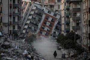 Godina za nama u fotografijama: Zemljotresi, ratovi, protesti,...