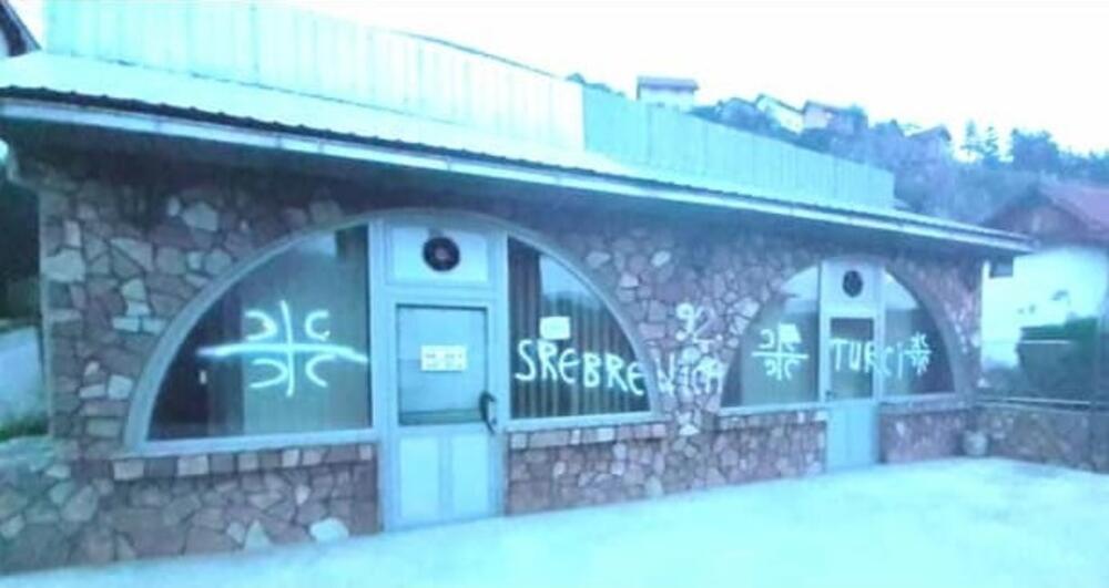 They wrote threats on Bosniak buildings