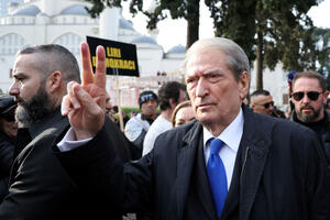 Albanija: Bivši premijer Salji Beriša stavljen u kućni pritvor...