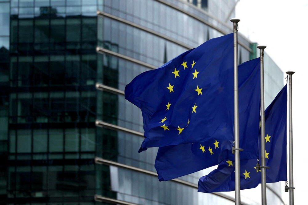 Zastave EU vijore se ispred sjedišta Evropske komisije u Briselu, glavnom gradu Belgije, Foto: Reuters