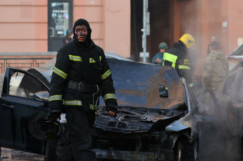 Vatrogasci na terenu nakon napada na Belgorod, Foto: Reuters