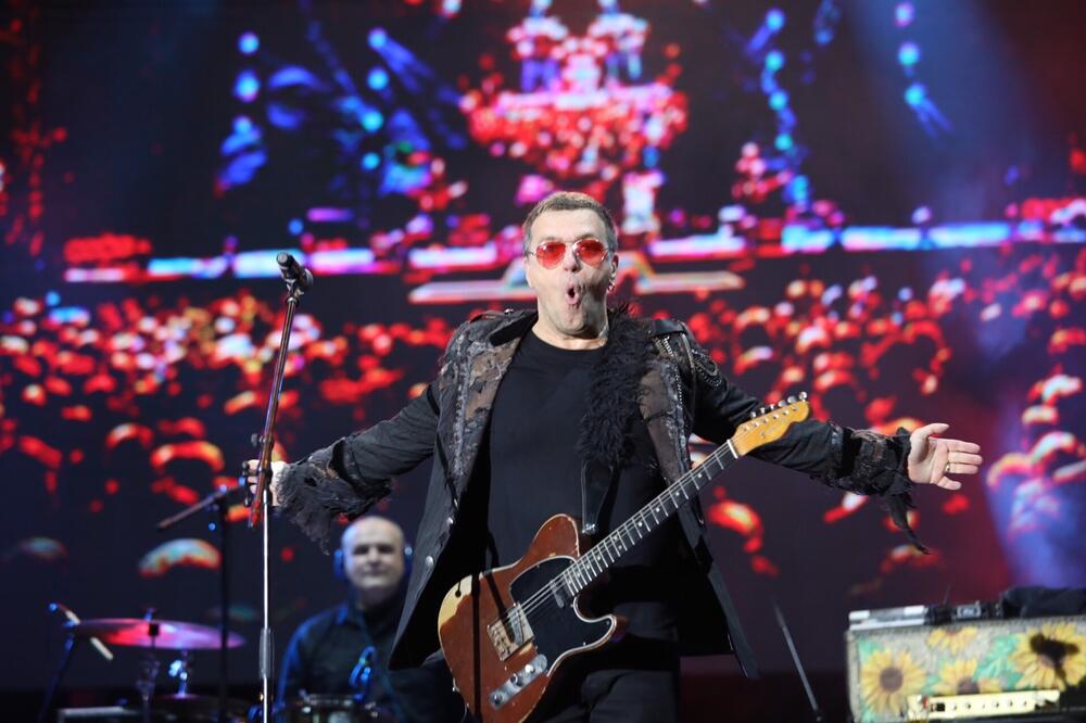 “Van Gogh” na dočeku Nove 2019. godine u Budvi