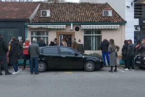 Stavljen ključ u bravu najstarije podgoričke poslastičarnice...