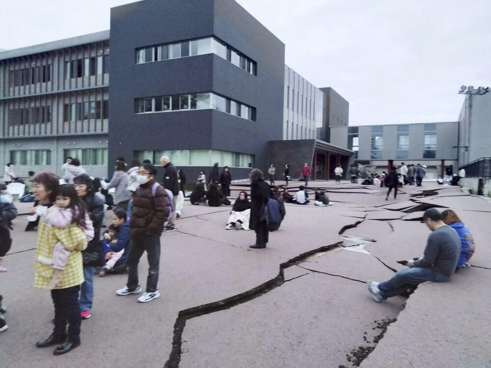 <p>Četiri osobe poginule u prefekturi Išikava nakon zemljotresa jačine 7,6 stepeni Rihterove skale</p>