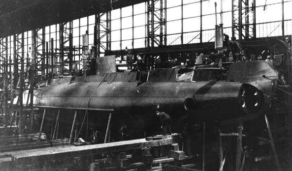 Gradnja podmornice klase H u Montrealu