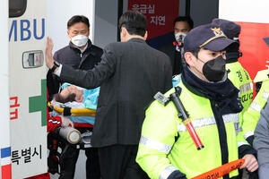 Vođa južnokorejske opozicije povrijeđen ubodima nožem u vrat