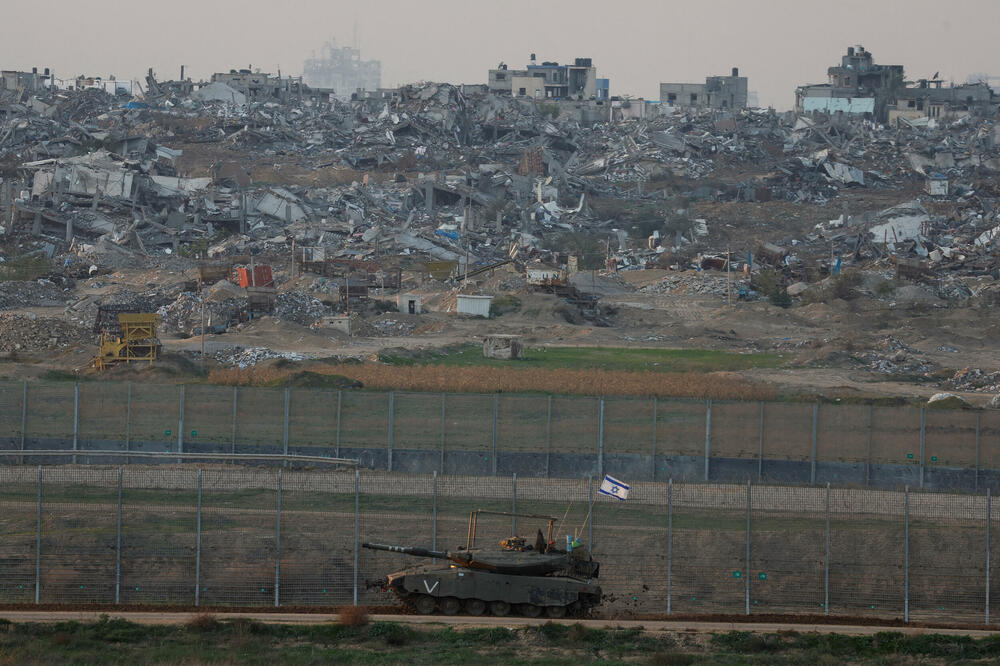 Izraelski tenk na granici sa Gazom, Foto: Reuters