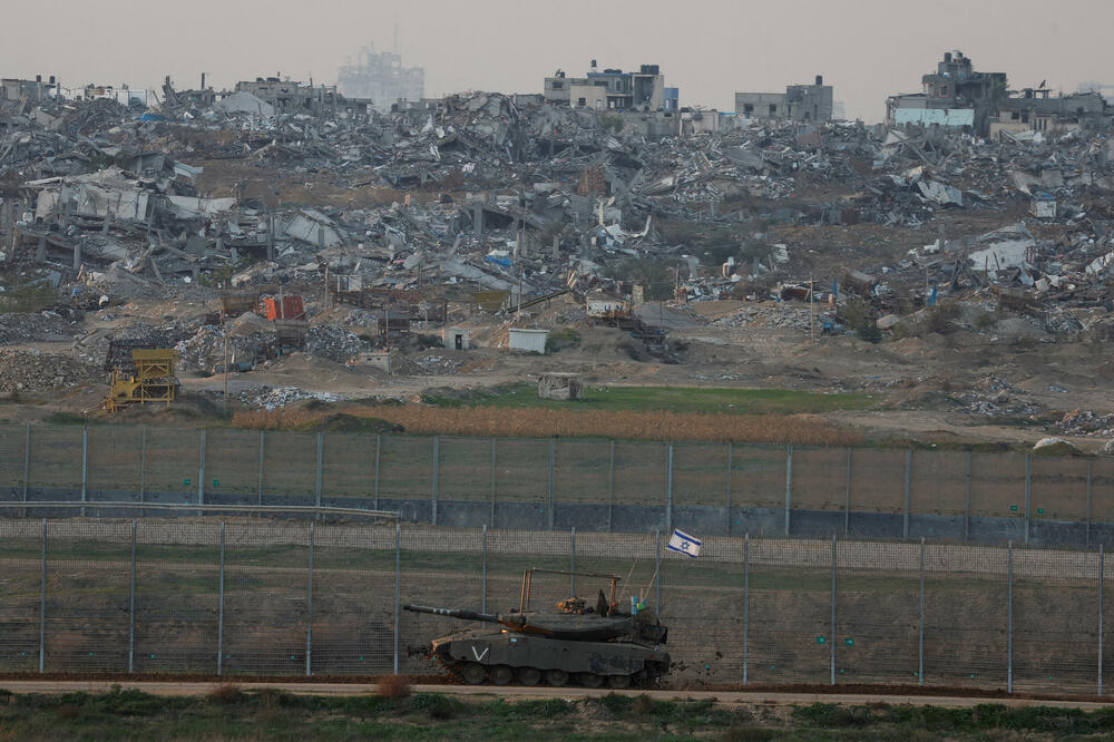 Izraelski tenk na granici sa Gazom, Foto: Reuters