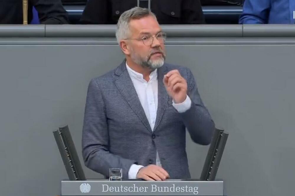 Ako SAD i EU nastave da umanjuju značaj razvoja događaja u Srbiji, postaće potpuno nekredibilni: Rot, Foto: Printscreen/X