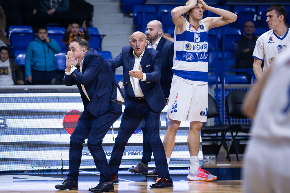 Stručni štab Barana nije bio zadovoljan sudijskom odlukom, Foto: KK Budućnost Voli
