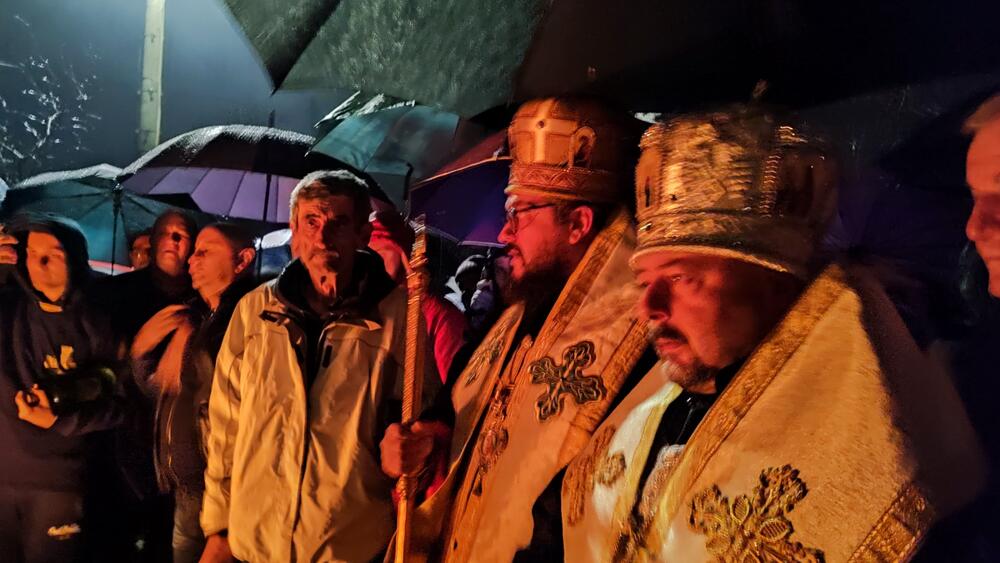 <p>Predsjednik crkvene opštine Nikšić CPC Nebojša Radojičić pozvao je građane da se ujedine i kazao da Crne Gore nema bez CPC</p>