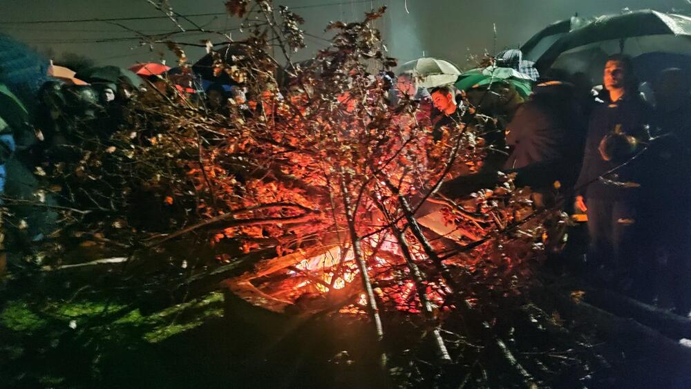 <p>Predsjednik crkvene opštine Nikšić CPC Nebojša Radojičić pozvao je građane da se ujedine i kazao da Crne Gore nema bez CPC</p>