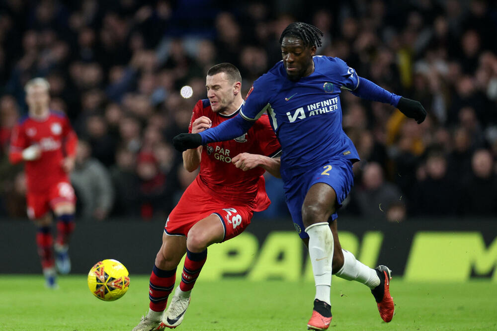 Osmajić u duelu sa Disasijem, Foto: Reuters