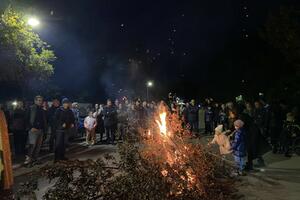 Vjernici CPC u Baru nalagali badnjake, traže vjerski objekat
