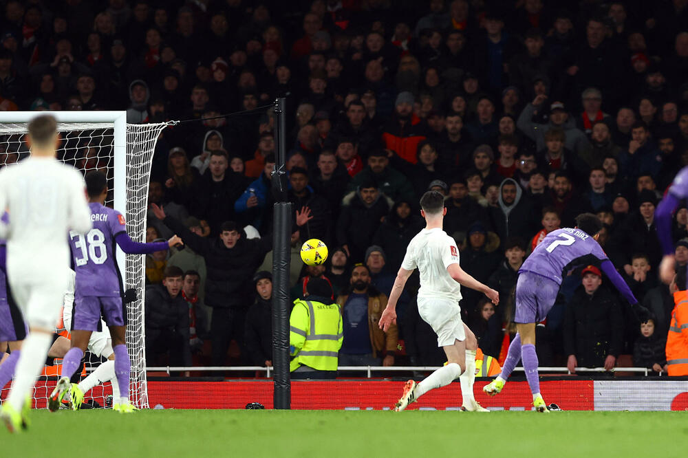 Luis Dijas stavlja tačku na meč u Londonu, Foto: Reuters