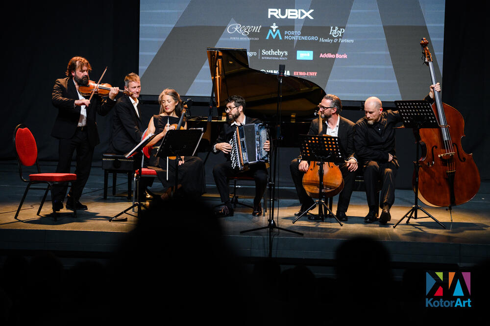 Sa nastupa u Crnoj Gori