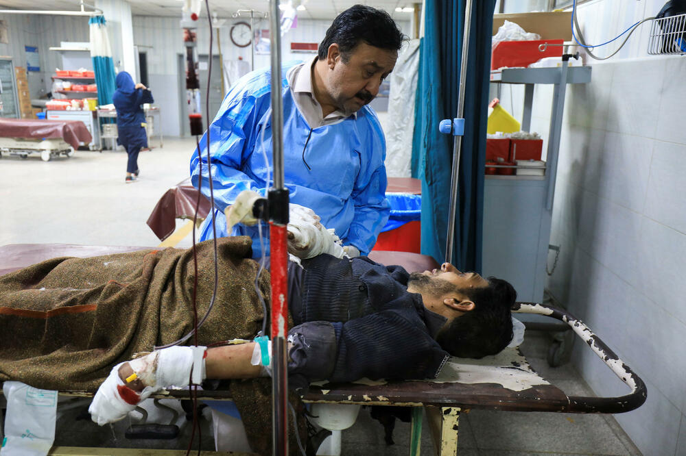 Jedan od povrijeđenih u napadu u Pakistanu, Foto: REUTERS