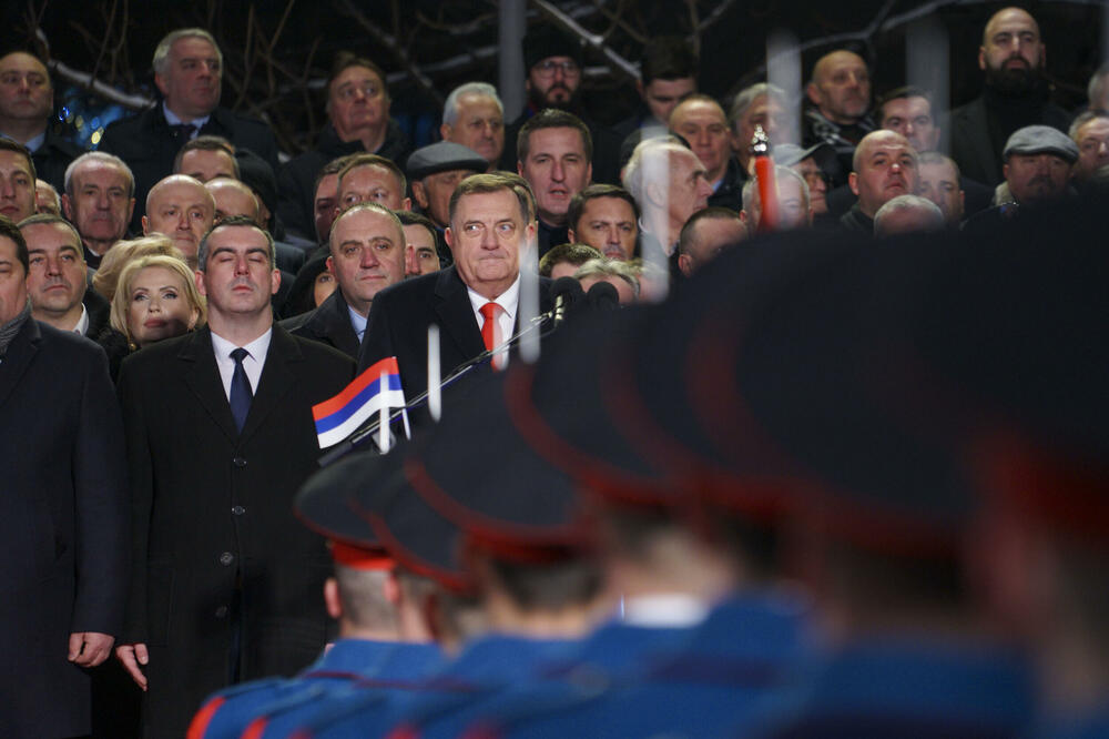 Sa događaja u Banjaluci, funkcioneri NSD-a u zadnjem redu, Foto: Radivoje Pavicic/Betaphoto