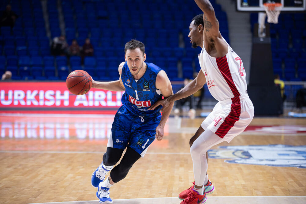 Vladimir Mihailović na večerašnjoj utakmici, Foto: KK Budućnost Voli