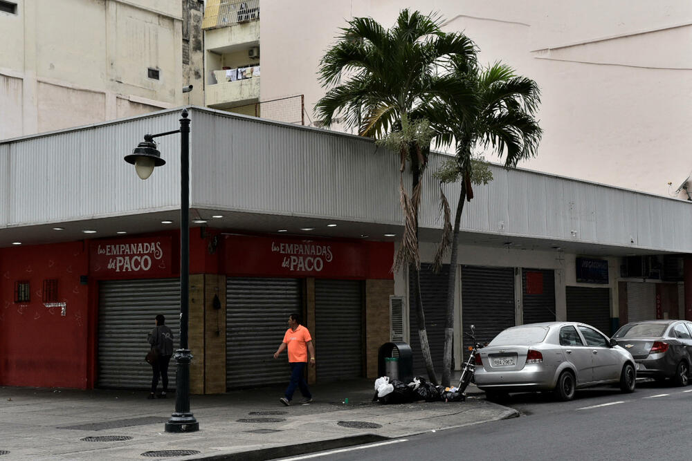 <p>Više od 130 članova zatvorskog osoblja zatvorenici drže kao taoce u pet zatvora</p>