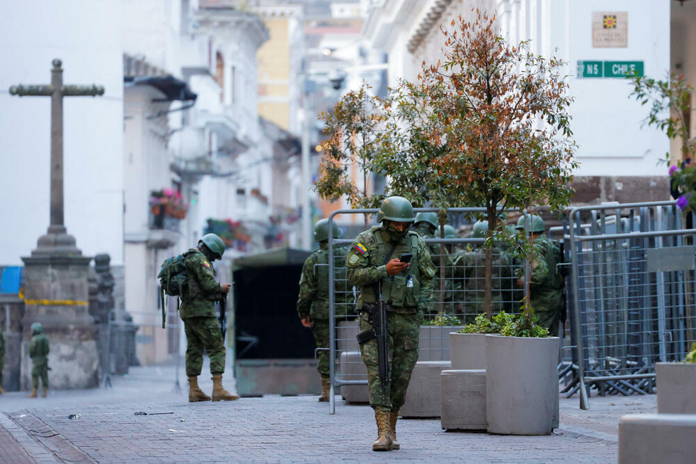 <p>Više od 130 članova zatvorskog osoblja zatvorenici drže kao taoce u pet zatvora</p>