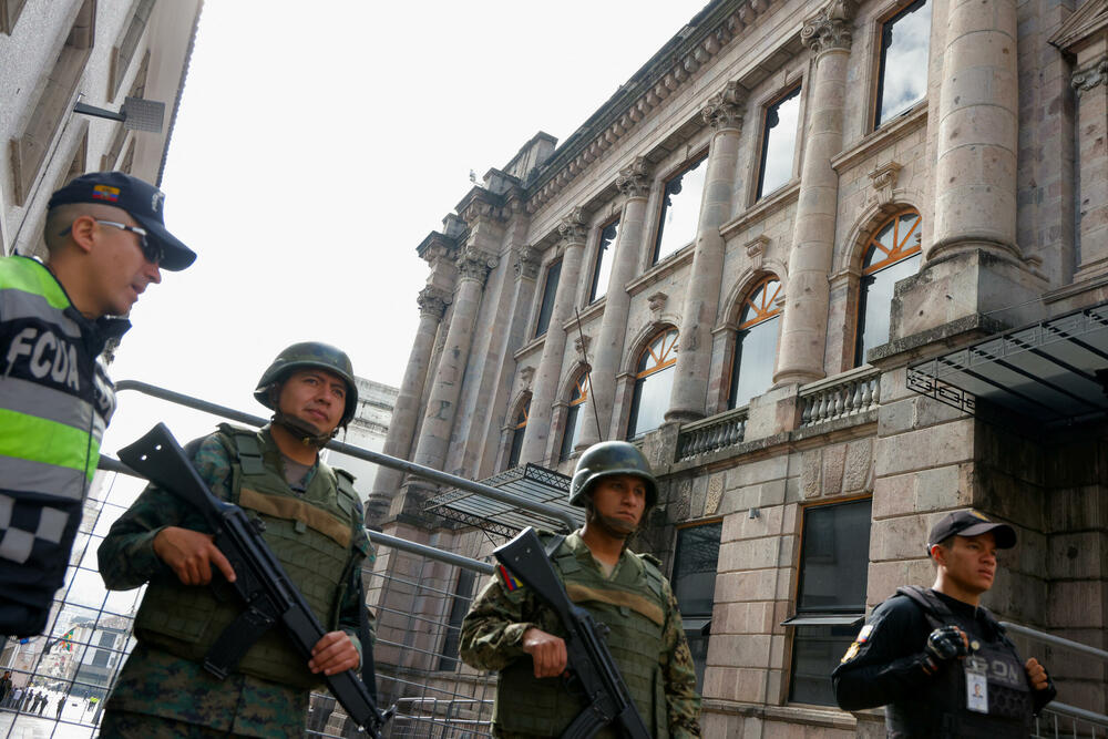 <p>Više od 130 članova zatvorskog osoblja zatvorenici drže kao taoce u pet zatvora</p>