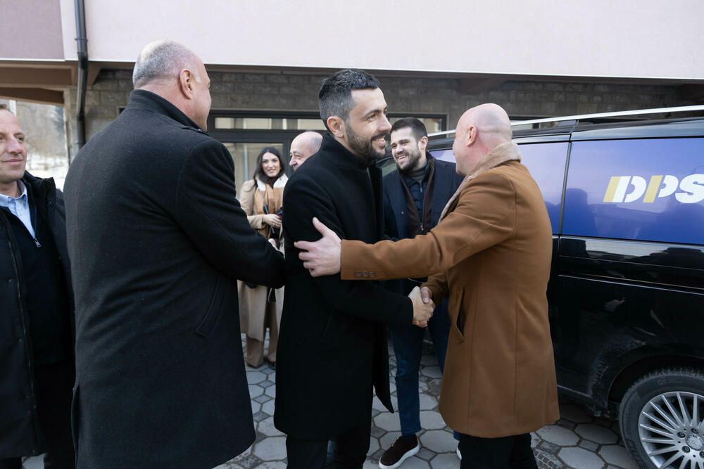 <p>"Kandidovao sam se jer vjerujem da ne treba uzmaći ni pola koraka kad je teško i vjerujem da možemo vratiti DPS na poziciju vlasti"</p>