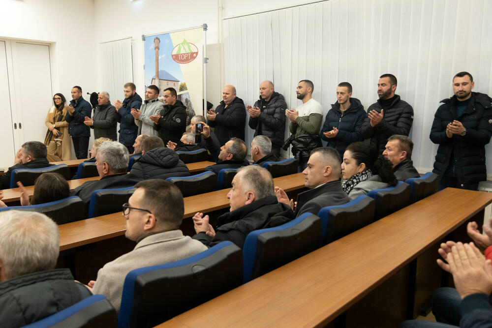 <p>"Kandidovao sam se jer vjerujem da ne treba uzmaći ni pola koraka kad je teško i vjerujem da možemo vratiti DPS na poziciju vlasti"</p>