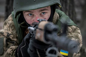 "NATO saveznici nastaviće da pružaju Ukrajini veliku vojnu,...