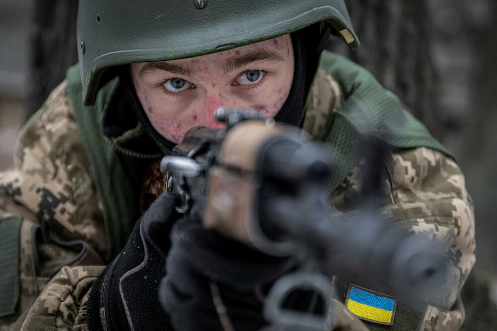 Dobrovoljac koji želi da se pridruži 3. zasebnoj jurišnoj brigadi Oružanih snaga Ukrajine na obuci, Foto: Reuters