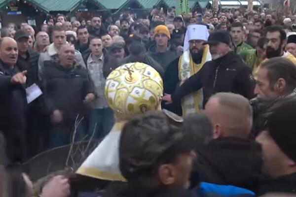 D(r)ugo umiranje Crnogorske crkve