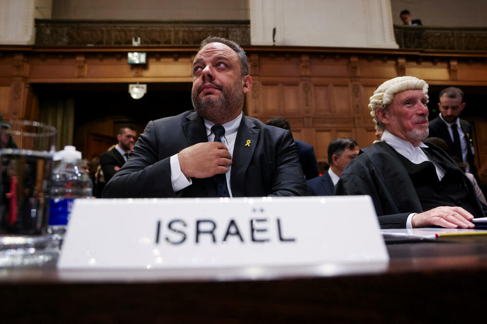 Pravni savjetnik izraelskog ministarstva spoljnih poslova Tal Beker i britanski pravnik Malkolm Šo u Međunarodnom sudu pravde, Foto: Reuters
