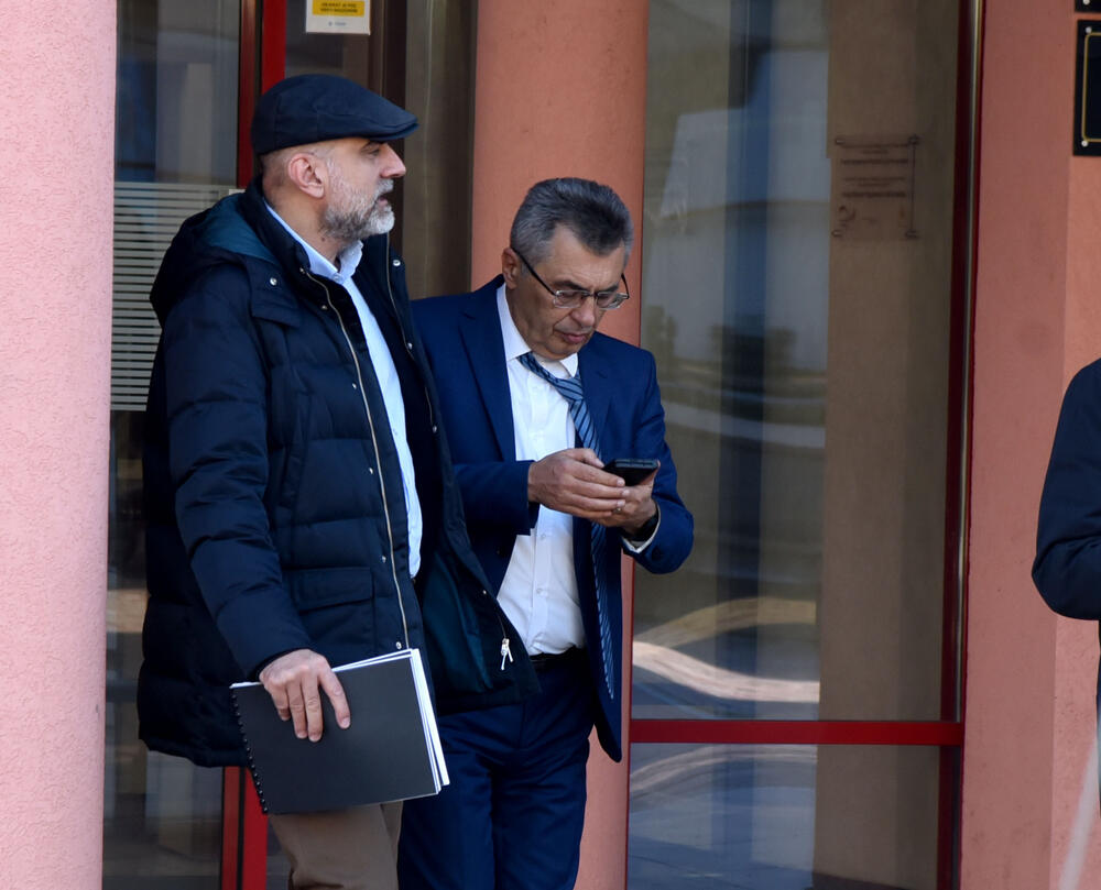 Đukanović ispred sjedišta Ministarstva energetike