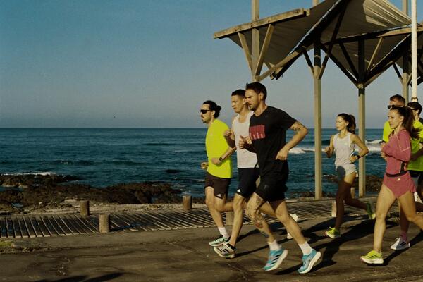 "Race at the end of the world": Agelast followed runners through a relay race...