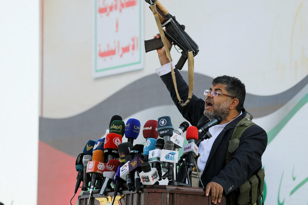 Mohamed Ali al Huti, član vrhovnog političkog savjeta Huta obraća se pristalicama u Sani, Foto: REUTERS