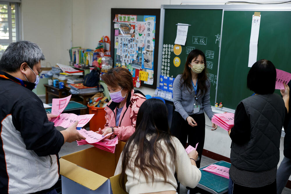 Sa jednog glasačkog mjesta, Foto: Reuters