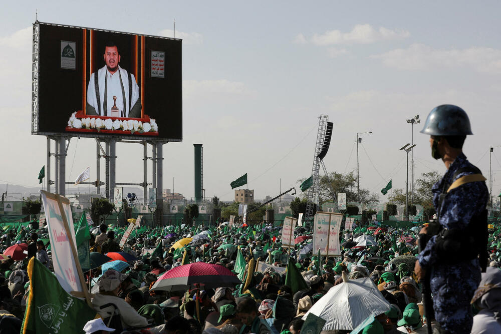 Al-Huti drži govor putem TV ekrana na skupu u Sani povodom rođendana proroka Muhameda