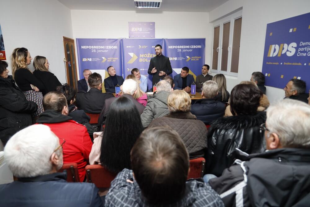 Sa tribine DPS-a u Šavniku, Foto: DPS