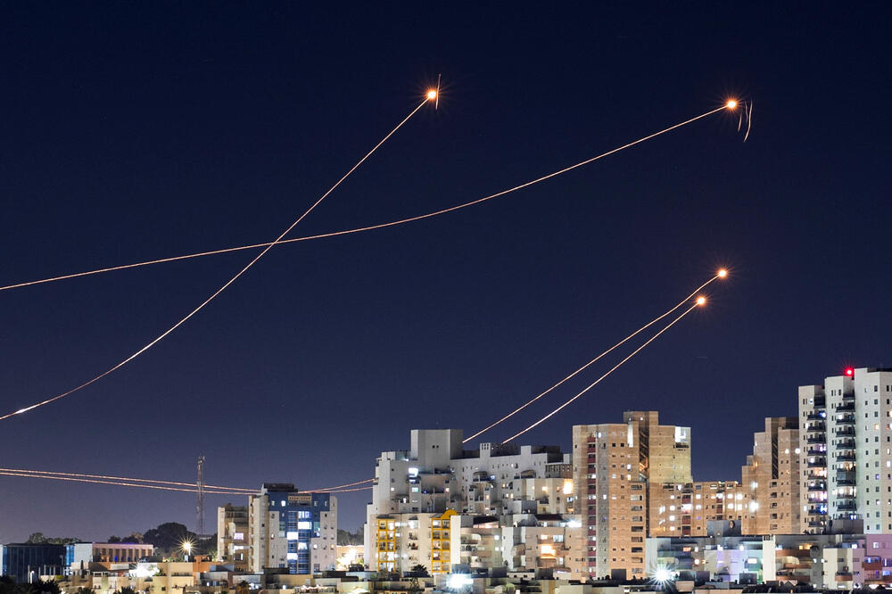 Izraelski protivraketni sistem "Čelična kupola" presreće rakete lansirane iz Gaze, Foto: Reuters