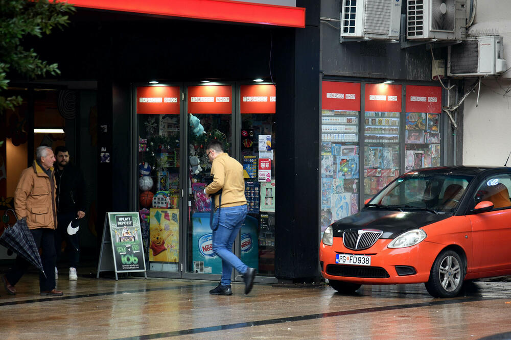 Uplata depozita bio značajan prihod, moguće otpuštanje dijela radnika (Ilustracija), Foto: BORIS PEJOVIC