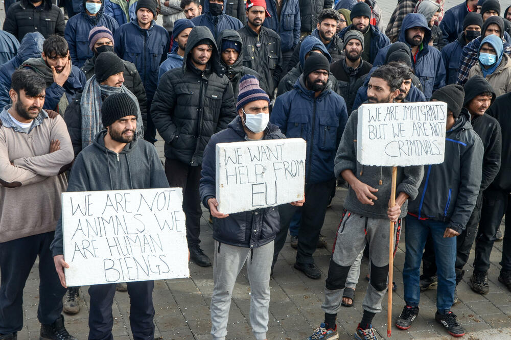Bihać, Bosna i Hercegovina 4. januara 2021.: Izbjeglice protestuju zbog loših uslova života u kampu Lipa., Foto: Shutterstock