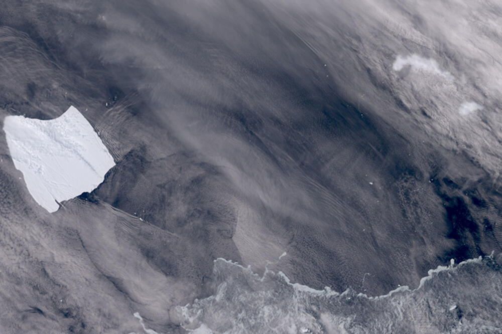 Fotografija iz svemira: A23a oko 200 kilometara zapadno od Južnih Orkniskih ostrva, delimično prekrivena oblacima, Foto: Copernicus Data/Esa/Sentinel-3