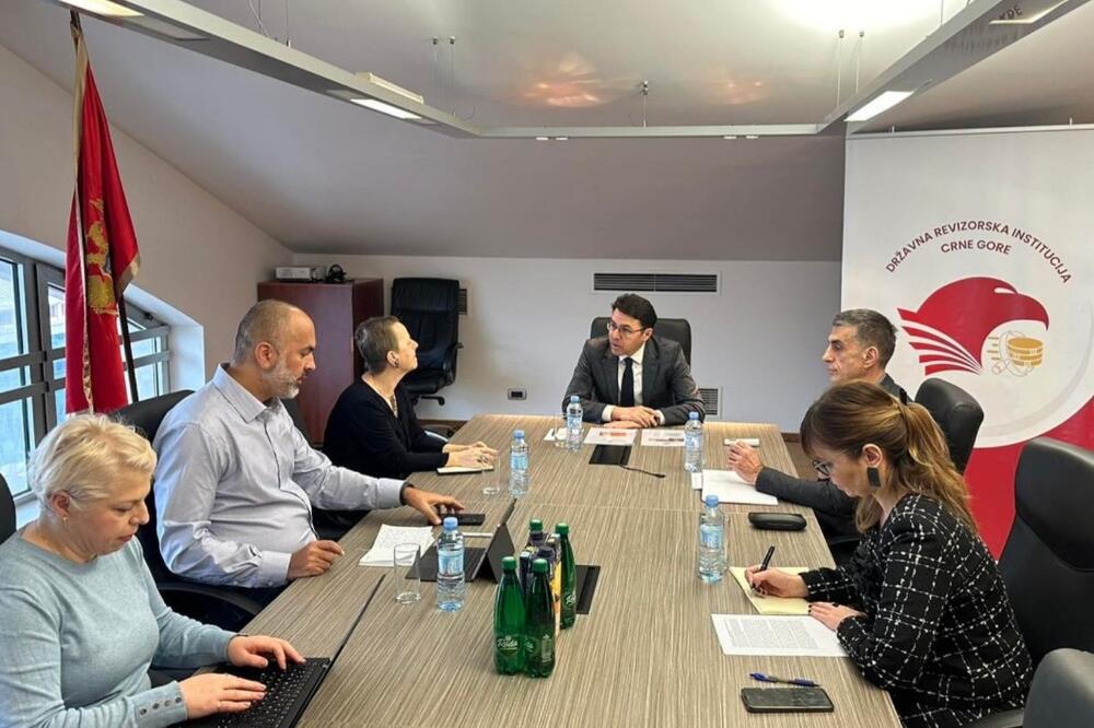 Sa sastanka, Foto: DRI