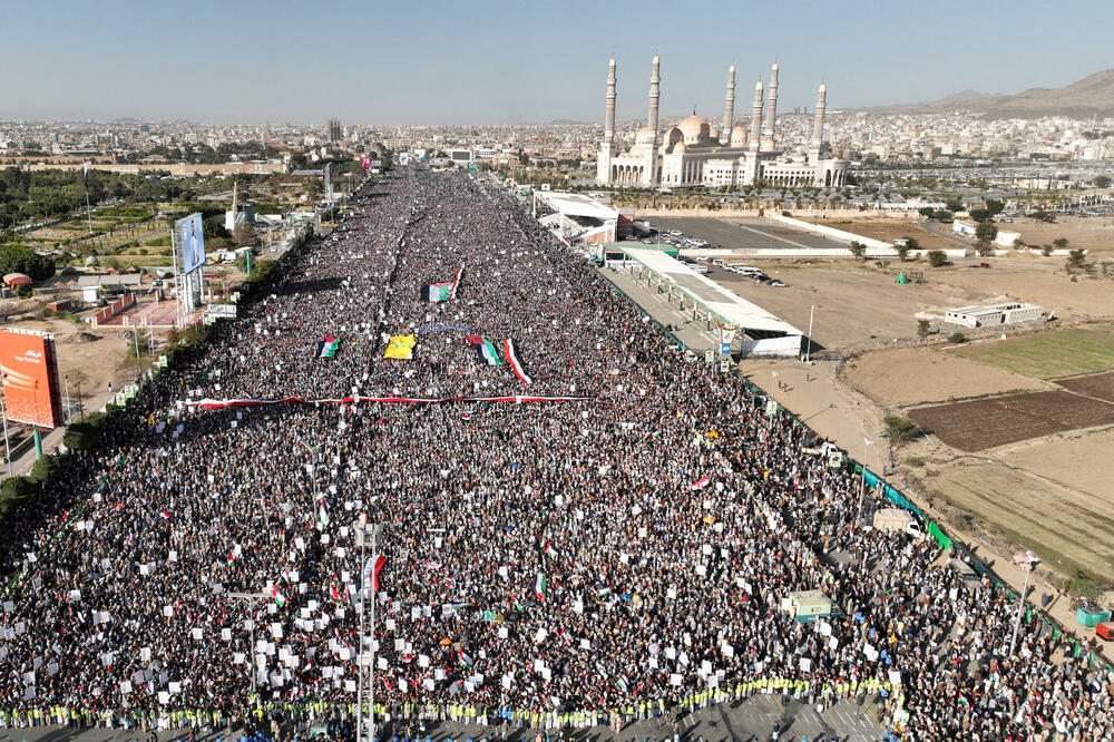 Sa jednog od prethodnih protesta Huta zbog napada SAD i Velike Britanije na njihova uporišta, Foto: REUTERS