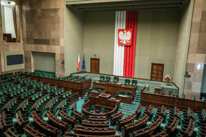 Poljska opozicija pokušala silom da uvede osuđene bivše poslanike...