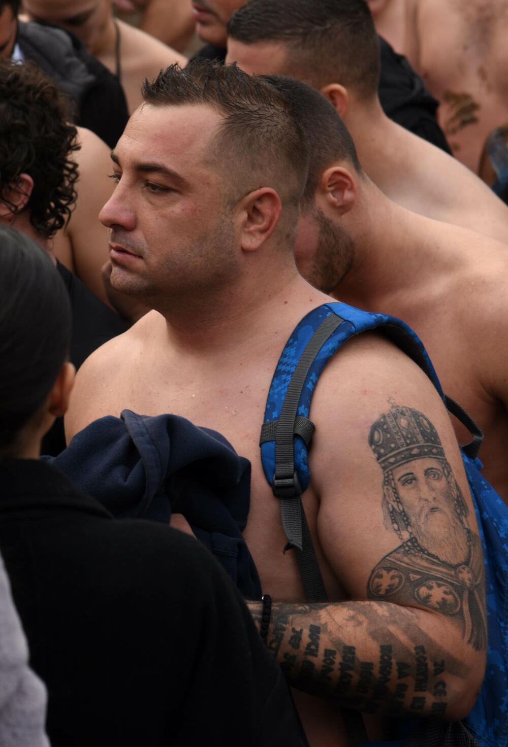 <p>Kao nagradu Radmiloviću je episkop budimljansko-nikšićki Metodije uručio zlatnik sa likom Isusa Hrista, dok mu je predsjednik Opštine Nikšić Marko Kovačević darivao izvezenu molitvu Svetom Vasiliju Ostroškom Čudotvorcu, rad monahinja Manastira svetog apostola Luke u Župi nikšićkoj</p>